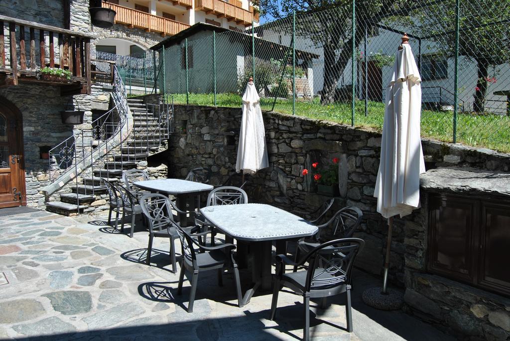 Casa Vacanza La Rocca Chiesa in Valmalenco Exterior photo