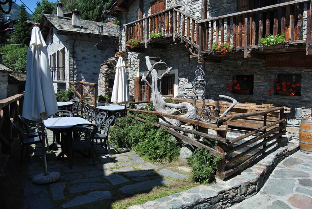 Casa Vacanza La Rocca Chiesa in Valmalenco Exterior photo